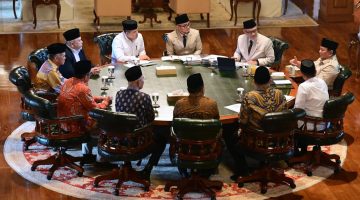 Presiden Prabowo Subianto menerima Menteri dan Wakil Menteri Haji dan Umrah beserta pimpinan DPR RI dan sejumlah anggota Komisi VIII DPR RI di kediaman pribadinya, di Hambalang pada Rabu, 17 Juni 2026. Foto: BPMI Setpres/Muchlis Jr