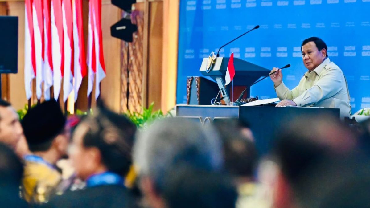 Presiden Prabowo Subianto memberikan sambutan pada penutupan Sarasehan Kebangsaan Konvensi Sains, Teknologi, dan Industri Indonesia (KSTI) Tahun 2026 di Jakarta International Convention Center (JICC), Jakarta, pada pada Minggu, 28 Juni 2026. Foto: BPMI Setpres/Laily Rachev