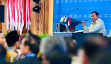 Presiden Prabowo Subianto memberikan sambutan pada penutupan Sarasehan Kebangsaan Konvensi Sains, Teknologi, dan Industri Indonesia (KSTI) Tahun 2026 di Jakarta International Convention Center (JICC), Jakarta, pada pada Minggu, 28 Juni 2026. Foto: BPMI Setpres/Laily Rachev
