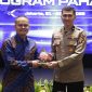 Karo Tekkom Divtik Polri, Brigjen Pol. Indarto (Kanan)