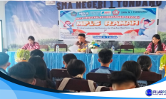 Kasat Binmas Polres Minahasa Berikan Edukasi Bahaya Narkoba Kepada Siswa Baru SMA Negeri 1 Tondano