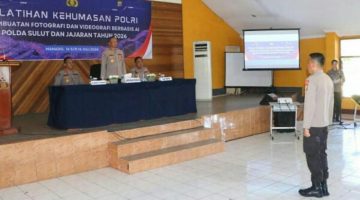 Polda Sulut menggelar Pelatihan Kehumasan Polri tentang fotografi dan videografi berbasis Artificial Intelligence (AI) di Graha Dotulong SPN Polda Sulut. Kegiatan berlangsung selama tiga hari, 14–16 Juli 2026.