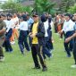 Wakapolda Sulawesi Utara, Brigjen Pol Awi Setiyono, didampingi para Pejabat Utama (PJU) Polda Sulut serta personel Polri berbaur dengan jajaran TNI dalam suasana penuh keakraban, kekompakan, dan semangat kebersamaan.