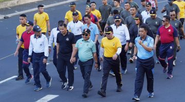 Kapolda Sulawesi Utara Irjen Pol. Roycke Harry Langie, Pangdam XIII/Merdeka Mayjen TNI Mirza Agus, jajaran Forkopimda Sulut olahraga bersama.