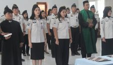 Direktorat Jenderal Kakanwil Pemasyarakatan (Ditjen PAS) Sulawesi Utara, Haposan Silalahi, melantik dan mengambil sumpah/janji lima Pegawai Negeri Sipil (PNS) dalam Jabatan Fungsional di Aula Kantor Wilayah Ditjen PAS Sulawesi Utara, Kamis (16/7/2026).