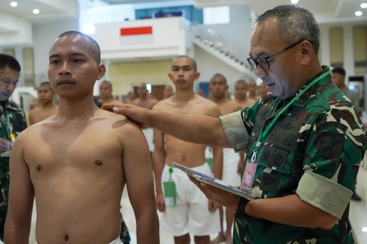 Pangdam XIII/Merdeka Mayjen TNI Mirza Agus memimpin Sidang Pemilihan Tingkat Sub Panitia Pusat (Pantukhir) Penerimaan Calon Tamtama Prajurit Karier (Cata PK) TNI AD Gelombang II Tahun Anggaran 2026 di Makodam XIII/Merdeka, Rabu (8/7/2026).
