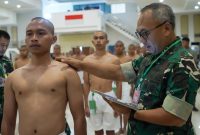 Pangdam XIII/Merdeka Mayjen TNI Mirza Agus memimpin Sidang Pemilihan Tingkat Sub Panitia Pusat (Pantukhir) Penerimaan Calon Tamtama Prajurit Karier (Cata PK) TNI AD Gelombang II Tahun Anggaran 2026 di Makodam XIII/Merdeka, Rabu (8/7/2026).