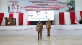 Bupati Minahasa Dr. Robby Dondokambey S.Si MAP memimpin Apel Kerja Awal Bulan Juli dan Ibadah Oikumene yang dirangkaikan dengan Pengambilan Sumpah/Janji PNS serta Pelantikan dalam Jabatan Fungsional bagi ASN Pemkab Minahasa, di Wale Ne Tou Minahasa, Senin (6/7/2026).