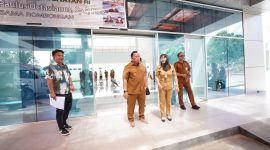 Bupati Robby Dondokambey Turut didampingi dalam peninjauan tersebut Anggota DPRD Kabupaten Minahasa Marvil Rawung, Kepala Badan Pengelola Keuangan dan Aset Daerah (BPKAD) David Mangundap, Direktur RSUD Dr. Sam Ratulangi Tondano dr. Nancy C. Mongdong, MHSM, Sp.PD, FINASIM. , 