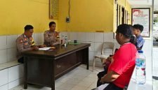 Personel Polsek Likupang, Polres Minahasa Utara, bergerak cepat menangani keributan antar pelajar yang terjadi di Terminal Desa Likupang Dua, Kecamatan Likupang Timur, Kamis (23/7/2026).