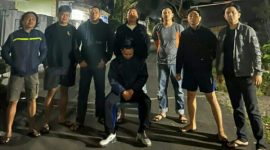 Tim URC Resmob Polres Minahasa mengamankan seorang pria yang diduga melakukan kekerasan dalam rumah tangga (KDRT) di Kecamatan Langowan Barat, Jumat (24/7/2026) dini hari.