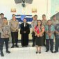 Polsek Marore memperkuat pendekatan humanis kepada masyarakat melalui kegiatan pengamanan ibadah dan sambang gereja dalam program Minggu Kasih di Kecamatan Kepulauan Marore, Kabupaten Kepulauan Sangihe.