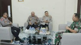 TNI dan Polri di Kota Kotamobagu diperkuat melalui koordinasi antara Kapolres Kotamobagu AKBP Abdul Kholik dan Dandim 1303/Bolaang Mongondow Letkol Inf. Manashe Lomo.