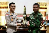 Kapolres Kepulauan Talaud AKBP Dwi Yatmoko melakukan kunjungan kerja ke Markas Kodim 1312/Talaud untuk mempererat koordinasi dalam menjaga keamanan dan ketertiban masyarakat (kamtibmas), Rabu (29/7/2026).