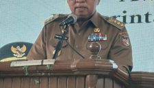 Bupati Minahasa Dr. Robby Dondokambey.