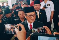 Franky Wolayan, SE, Ketua DPRD Minahasa saat diwawancari awak media usai Dilantik. 