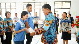 Pemerintah Provinsi Sulawesi Utara terus memperkuat pengembangan sumber daya manusia (SDM) melalui pendidikan dan pelatihan vokasi yang sesuai dengan kebutuhan dunia kerja.