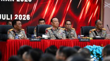 Wakapolri Komjen Pol. Prof. Dr. Dedi Prasetyo resmi menutup pendidikan Sekolah Staf dan Pimpinan (Sespim) Polri Tahun Anggaran 2026 di Sespim Lemdiklat Polri, Jumat (3/7/2026).