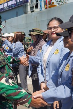 Pangdam Mirza Berangkatkan 57 Mahasiswa Unsrat dan 212 Prajurit ke Talaud-Sangihe untuk Karya Bakti 2026