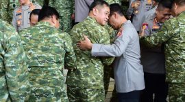 Kasad Jenderal TNI Maruli Simanjuntak, M.Sc., mendampingi Panglima TNI Jenderal TNI Agus Subiyanto menerima kunjungan silaturahmi Kapolri Jenderal Polisi Listyo Sigit Prabowo di Markas Besar TNI, Cilangkap, Jakarta Timur, Senin (13/7/2026).