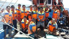 KM Koxinga Tenggelam Dihantam Gelombang di Perairan Minut, 12 Nelayan Berhasil Diselamatkan
