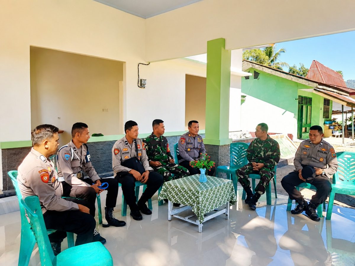 Polsek Urban Kaidipang menggelar silaturahmi ke Koramil 1303 Kaidipang sebagai upaya memperkuat sinergi antara TNI dan Polri, Selasa (14/7/2026).