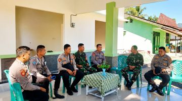 Polsek Urban Kaidipang menggelar silaturahmi ke Koramil 1303 Kaidipang sebagai upaya memperkuat sinergi antara TNI dan Polri, Selasa (14/7/2026).