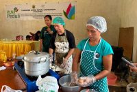 PT PLN (Persero) melalui Unit Induk Distribusi (UID) Sulawesi Utara, Sulawesi Tengah, dan Gorontalo (Suluttenggo) memperkuat komitmennya dalam mendorong kemandirian ekonomi masyarakat melalui program Tanggung Jawab Sosial dan Lingkungan (TJSL).