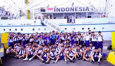 Siswa SMP Hang Tuah Manado mendapat kesempatan mengikuti kunjungan edukatif di KRI Bima Suci yang sandar di Dermaga Satrol Kodaeral VIII, Kamis (16/7/2026).