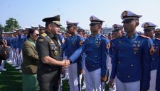 Jelang Upacara Prasetya Perwira (Praspa) Tahun 2026, Kepala Staf Angkatan Darat (Kasad) Jenderal TNI Maruli Simanjuntak, M.Sc., menghadiri Upacara Penutupan Pendidikan Calon Perwira Remaja (Capaja) Taruna Akademi TNI di Markas Besar (Mabes) TNI, Cilangkap, Jakarta Timur, Kamis (16/7/2026).