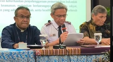 Komandan Teritorial Gereja Bala Keselamatan Indonesia, Kolonel Hosea Makagiantang (Tengah), menghadiri Pertemuan Forum Umat Kristiani Indonesia (FUKRI) yang berlangsung di Jakarta, Kamis (16/7/2026).