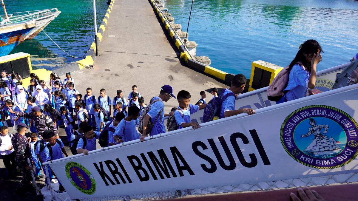 Antusiasme masyarakat Sulawesi Utara terhadap kegiatan Open Ship KRI Bima Suci mencapai puncaknya pada hari terakhir pelaksanaan di Dermaga Samla Kodaeral VIII, Manado, Jumat (17/7/2026).