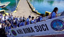 Antusiasme masyarakat Sulawesi Utara terhadap kegiatan Open Ship KRI Bima Suci mencapai puncaknya pada hari terakhir pelaksanaan di Dermaga Samla Kodaeral VIII, Manado, Jumat (17/7/2026).