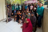 PT PLN (Persero) Unit Pelaksana Pelayanan Pelanggan (UP3) Tolitoli bersama Yayasan Baitul Maal (YBM) PLN, Persatuan Istri Karyawan dan Karyawati (PIKK) PLN, serta Perwakilan Istri Pegawai Danantara menyalurkan bantuan perlengkapan belajar kepada anak-anak yang membutuhkan di Kabupaten Tolitoli, Minggu (20/7/2026).