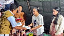 PT PLN (Persero) melalui program PLN Peduli, Yayasan Baitul Maal (YBM) PLN, dan Serikat Pegawai PLN UP3 Tolitoli bergerak cepat menyalurkan bantuan kemanusiaan kepada warga terdampak kebakaran di Jalan Yos Sudarso KM 1, Kelurahan Panasakan, Kabupaten Tolitoli, Minggu (20/7/2026).