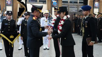 Wakapolri memimpin Tradisi Penyambutan 282 Perwira Remaja Akpol 2026 dan menegaskan pentingnya integritas, profesionalisme, serta kepercayaan publik.