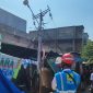 PT PLN (Persero) UP3 Palu bergerak cepat memulihkan pasokan listrik yang sempat terhenti akibat robohnya tiang listrik di Jalan Bayam, kawasan Pasar Tradisional Inpres Manonda, Kecamatan Palu Barat.