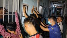 Lapas Kelas IIA Manado memperkuat pengawasan keamanan dengan melaksanakan inspeksi mendadak (sidak) kamar hunian Warga Binaan Pemasyarakatan (WBP).