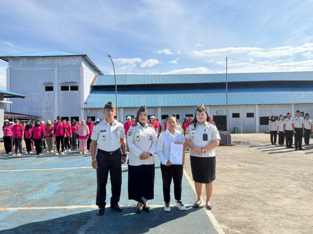 Lembaga Pemasyarakatan Perempuan (LPP) Kelas IIB Manado memperingati Hari Anak Nasional (HAN) ke-42 Tahun 2026 dengan menggelar upacara di halaman lapas, Kota Tomohon, Kamis (23/7).