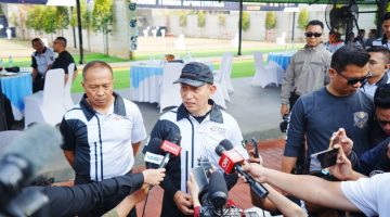 Kapolri Jenderal Polisi Drs. Listyo Sigit Prabowo, M.Si saat membuka   Kapolri Cup Shooting Championship 2026 di Lapangan Tembak Hoegeng Iman Santoso, Korbrimob Polri, Kelapadua, Depok, Sabtu (25/7/2026).