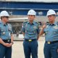 Dankodaeral VIII Laksda TNI Dery Triesananto Suhendi, S.E., M.Tr.Opsla., meninjau proses refurbishment KRI Pandrong-801 di Galangan PT Palindo Marine, Batam, Minggu (26/7/2026).