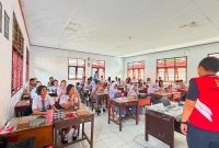 PT PLN (Persero) melalui Unit Pelaksana Pengatur Distribusi (UP2D) Suluttenggo menggelar program PLN Goes To School di SMA Negeri 3, Kota Manado, sebagai upaya meningkatkan kesadaran keselamatan ketenagalistrikan di kalangan pelajar.