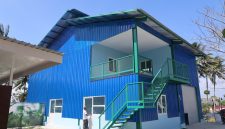 PT PLN (Persero) UP3 Gorontalo membangun gudang penyimpanan kacang dan jalan paving blok di Kelurahan Tilihuwa, Kabupaten Gorontalo, untuk mendukung produktivitas petani serta memperlancar distribusi hasil panen.