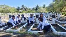 Komando Daerah Angkatan Laut (Kodaeral) VIII menggelar kerja bakti massal di Taman Makam Pahlawan (TMP) Kairagi, Manado, sebagai bentuk penghormatan kepada para pahlawan sekaligus menjaga kebersihan lingkungan.