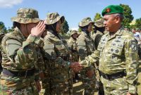 Panglima Kodam XIII/Merdeka Mayjen TNI Mirza Agus, S.I.P., memimpin upacara penutupan Pendidikan dan Pelatihan Sarjana Penggerak Pembangunan Indonesia (SPPI) Koperasi Desa/Kelurahan Merah Putih (KDKMP) dan Kampung Nelayan Merah Putih (KNMP) Tahun 2026.