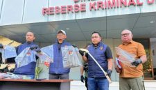 Polda Sulut membongkar praktik pembuatan dan penjualan senjata tajam ilegal di Kabupaten Minahasa Utara.
