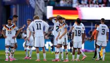 Timnas Paraguay memastikan tiket ke babak 16 besar Piala Dunia 2026 usai menyingkirkan Jerman melalui drama adu penalti 4-3.