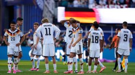 Timnas Paraguay memastikan tiket ke babak 16 besar Piala Dunia 2026 usai menyingkirkan Jerman melalui drama adu penalti 4-3.