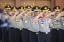 Kapolri Jenderal Pol. Listyo Sigit Prabowo memimpin upacara kenaikan pangkat personel Polri di Mabes Polri, Jakarta, Selasa (30/6/2026).