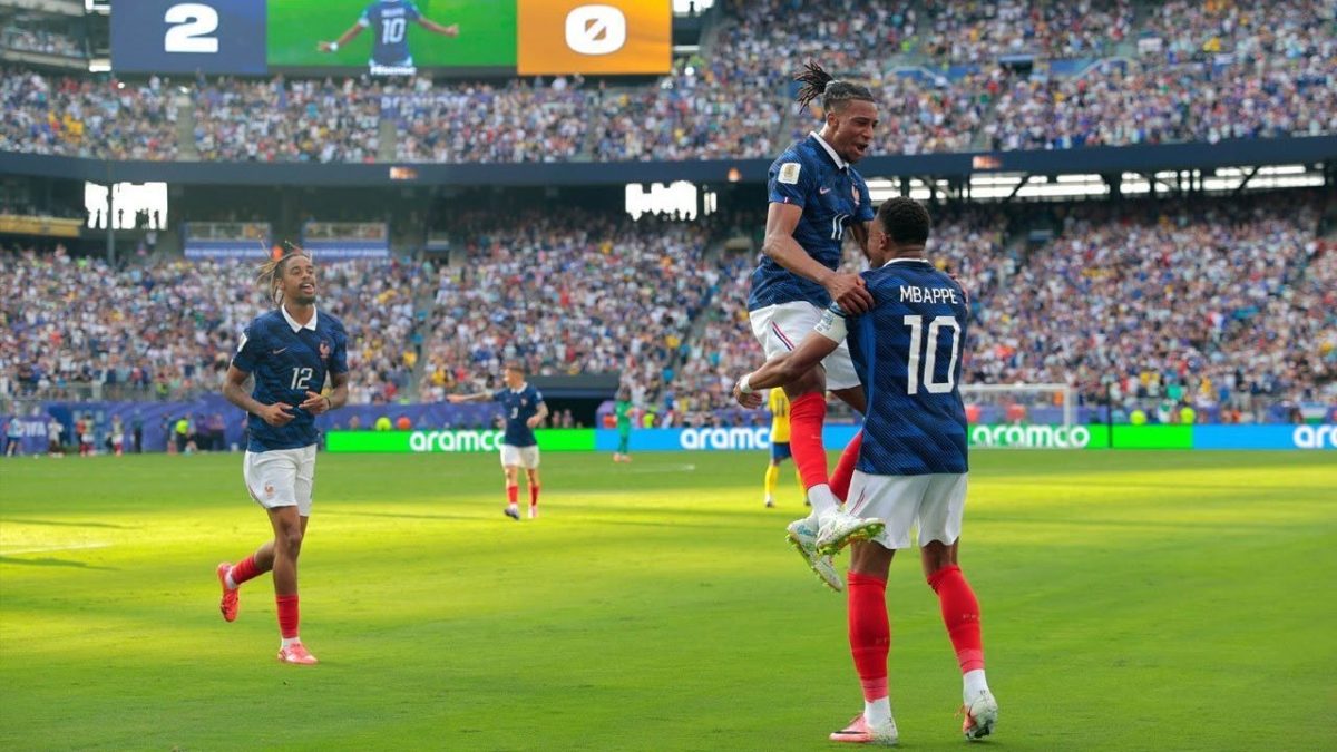 Timnas Prancis memastikan langkah ke babak 16 besar Piala Dunia 2026 usai mengalahkan Swedia dengan skor meyakinkan 3-0 pada babak 32 besar.